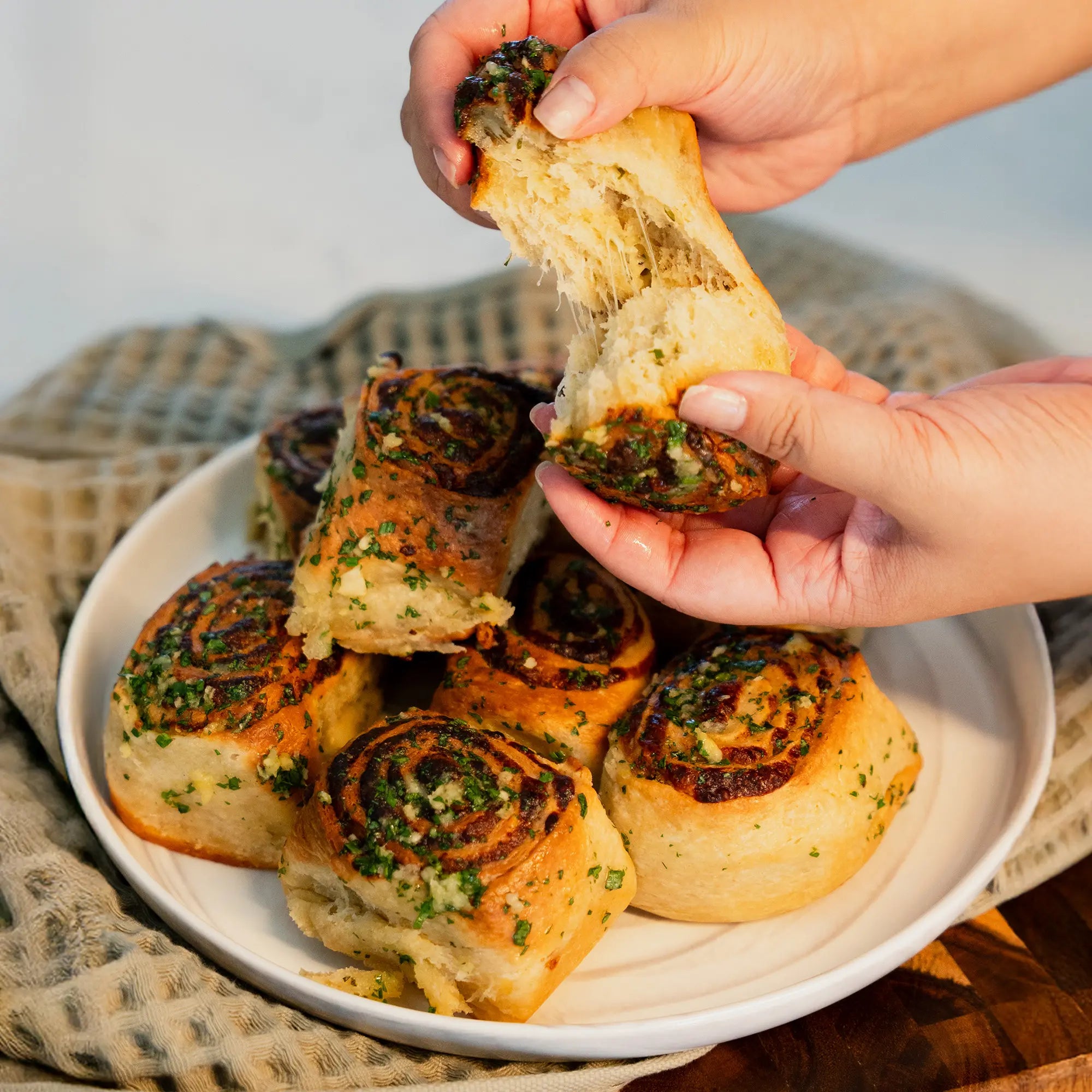 Cheesy Garlic Butter Swirled Rolls