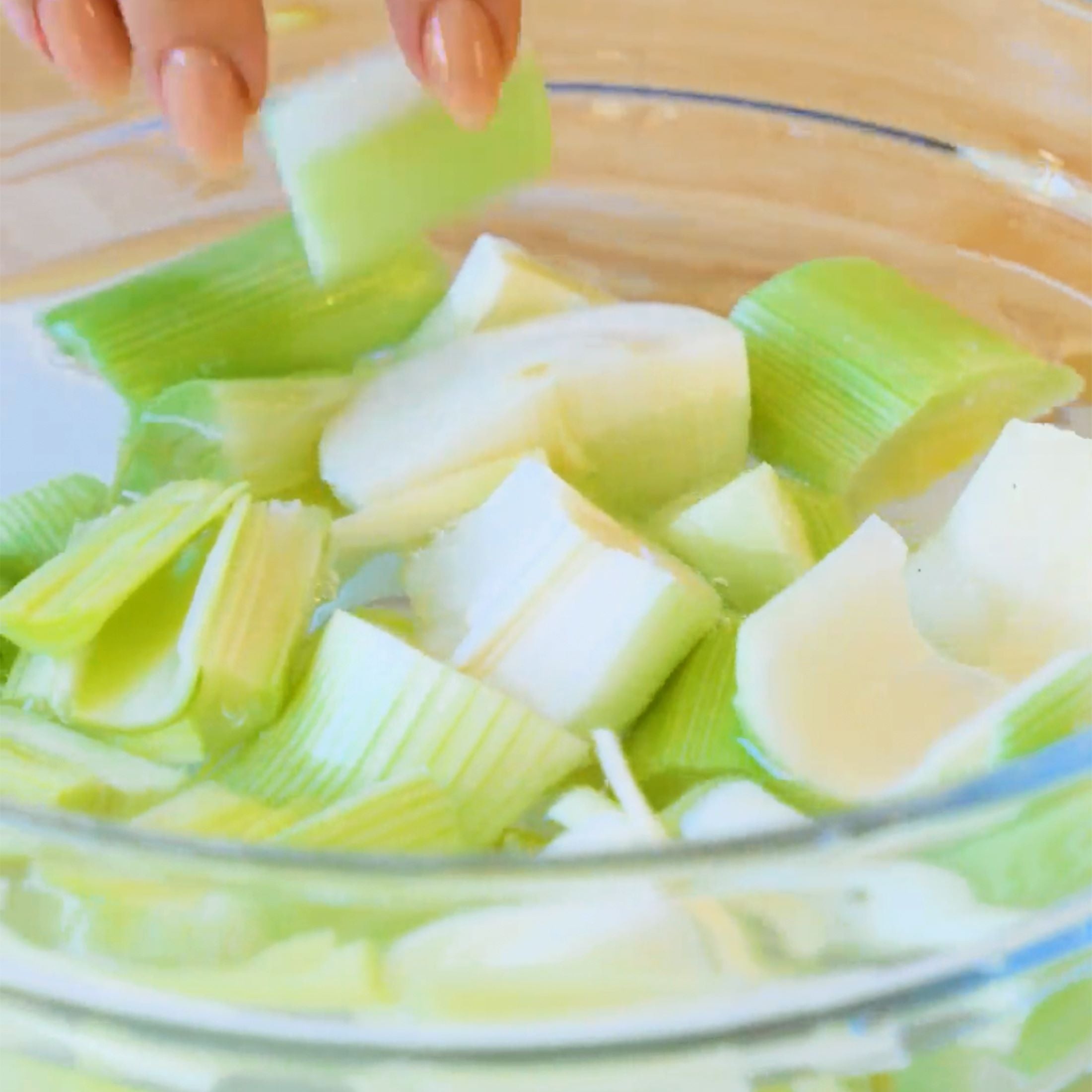 Creamy Roasted Leek and Potato Soup with Lentils Step 1