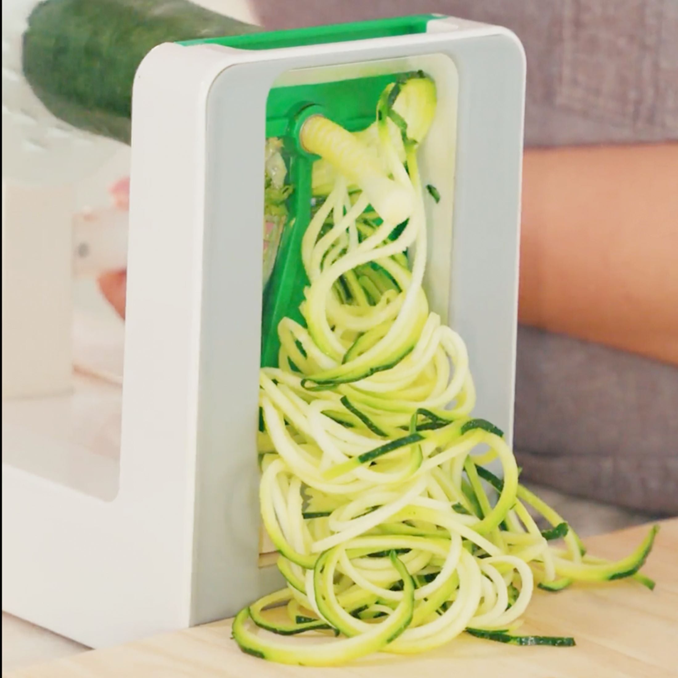 Zucchini Noodles with Kale Pesto and Garlicky Shrimp - Step 3