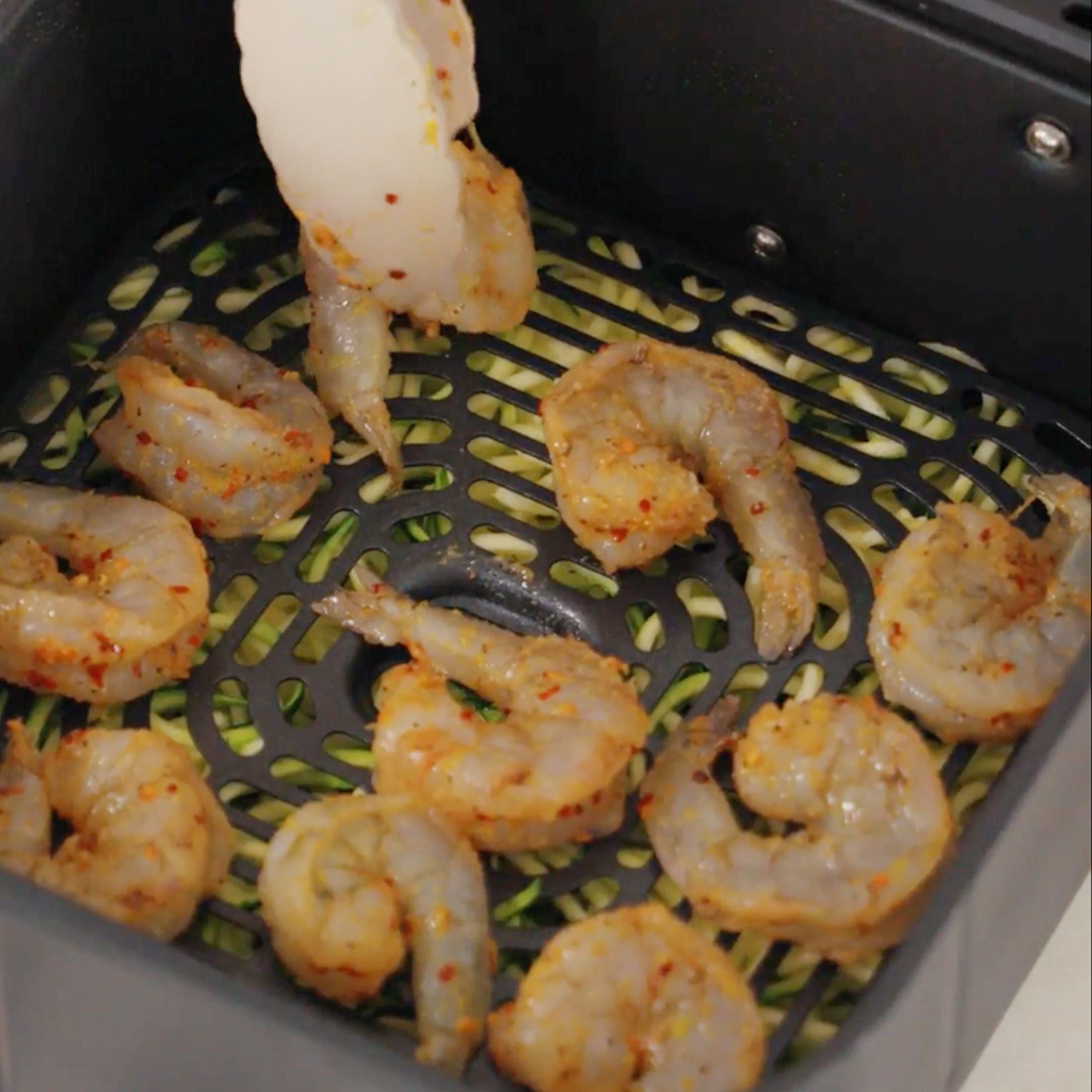 Zucchini Noodles with Kale Pesto and Garlicky Shrimp - Step 5